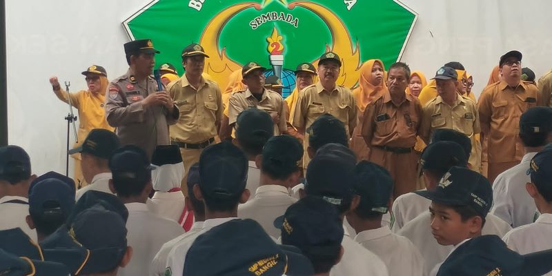 Sat Binmas Polres Pasuruan Gencarkan Program “Go To School” untuk Cegah Kenakalan Remaja dan Narkoba di Sekolah