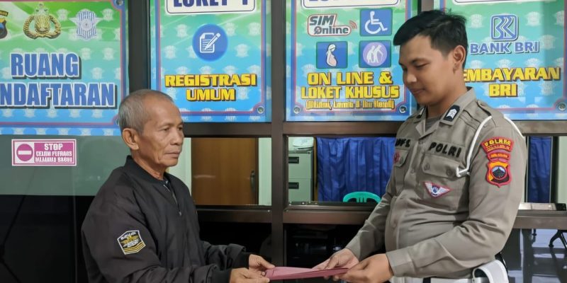 Satlantas Polres Pekalongan Sediakan Loket Khusus untuk Lansia dan Ibu Hamil