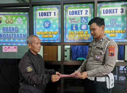 Satlantas Polres Pekalongan Sediakan Loket Khusus untuk Lansia dan Ibu Hamil