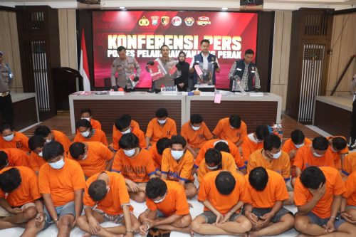 Polres Pelabuhan Tanjung Perak Ungkap 46 Kasus dan Amankan 54 Tersangka