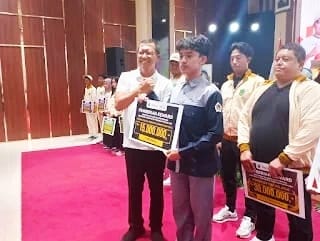 Keluarga Besar MAN 1 Pasuruan Bangga, Pemkab Pertama Kali Beri Penghargaan untuk Siswa Berprestasi