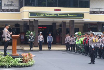Kapolres Lumajang Pimpin Apel Gelar Pasukan Operasi Zebra Semeru 2025