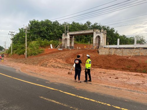 Cegah Lakalantas Akibat Material Proyek, Satlantas Polres Musi Rawas Imbau Pihak Kontraktor Lakukan Pembersihan