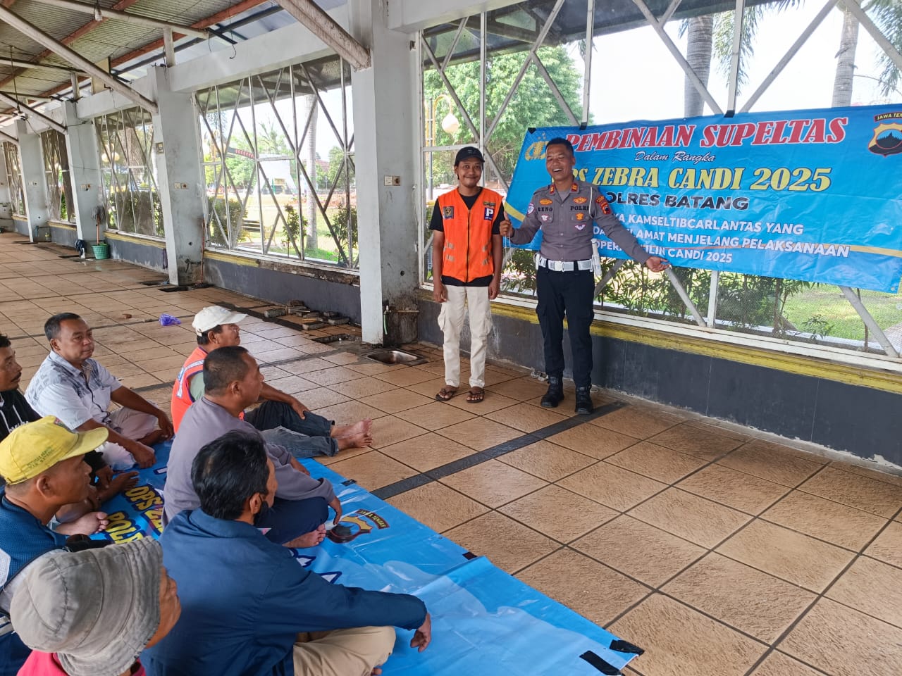 Subsatgas Dikmas Polres Batang Gelar Supeltas di Alun-Alun, Dukung Kamseltibcarlantas Selama Ops Zebra Candi 2025