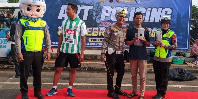 Samsat Keliling hingga Doorprize, Satlantas Batang Gaungkan Ops Zebra Candi 2025 di Alun-alun