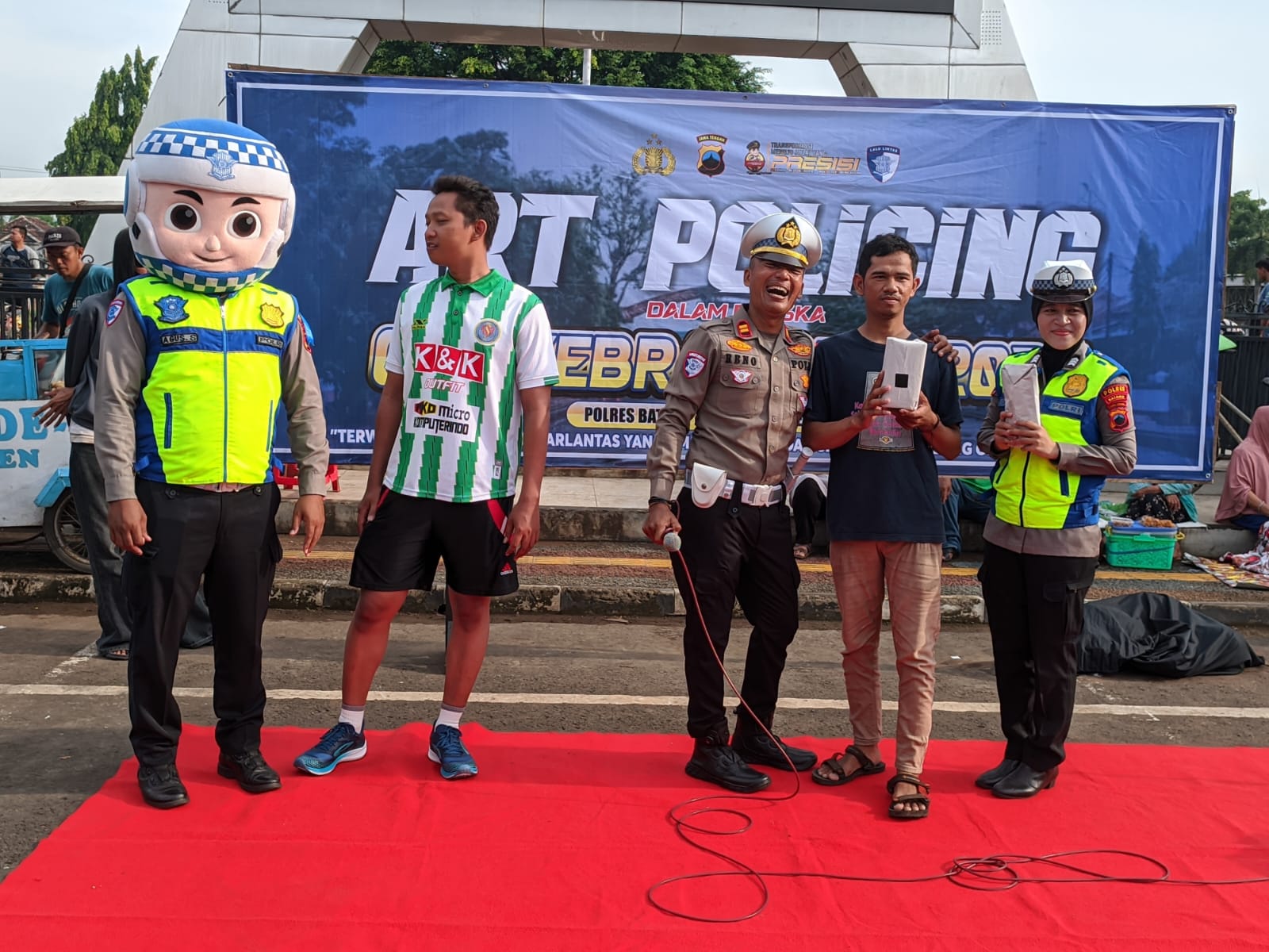 Samsat Keliling hingga Doorprize, Satlantas Batang Gaungkan Ops Zebra Candi 2025 di Alun-alun
