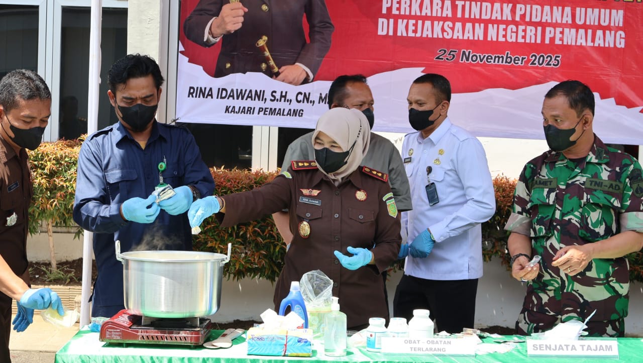 Kejari Pemalang Musnahkan Barang Rampasan dari 41 Perkara yang Sudah Inkrah