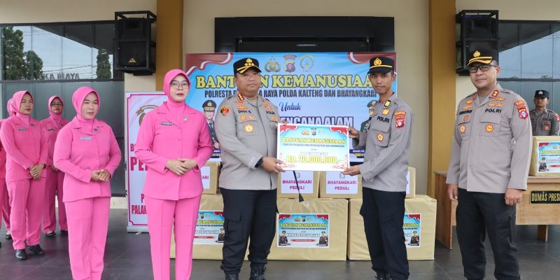 Kapolresta Palangka Raya Berangkatkan Bantuan Kemanusiaan untuk Korban Bencana Alam di Sumatera