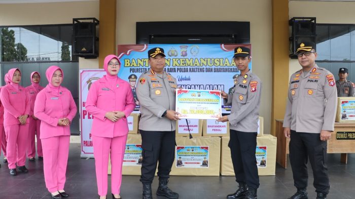 Kapolresta Palangka Raya Berangkatkan Bantuan Kemanusiaan untuk Korban Bencana Alam di Sumatera