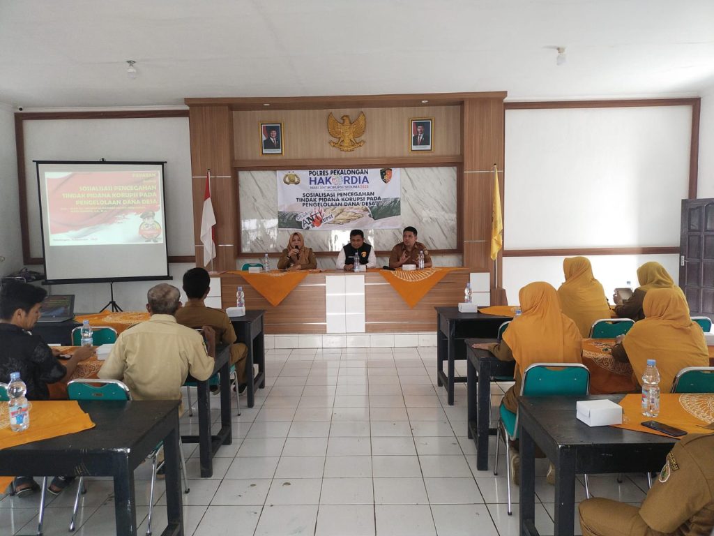 Cegah Penyelewengan, 21 Perangkat Desa di Kajen Ikuti Pembekalan Antikorupsi dari Satreskrim Polres Pekalongan