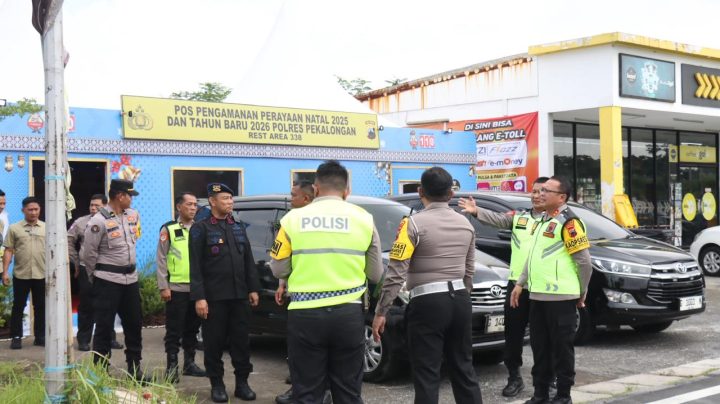 Pastikan Keamanan Nataru, Kapolres Pekalongan Cek Langsung Pos Pengamanan di Rest Area hingga Exit Tol
