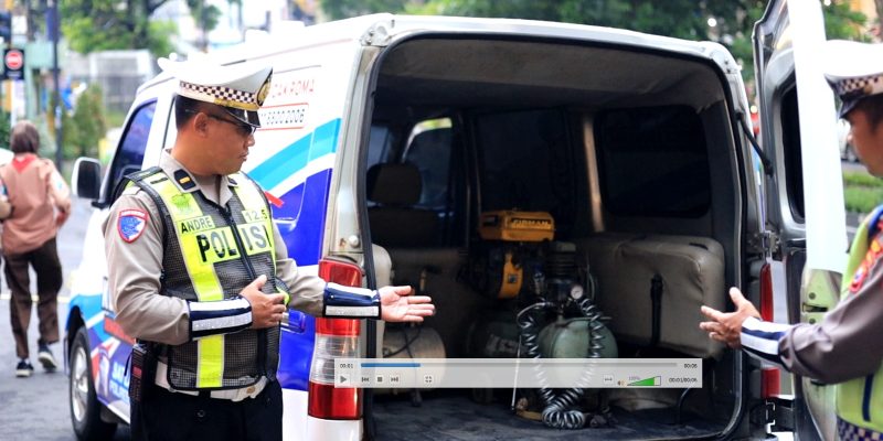Polres Gresik Turunkan Mobil ‘KELINGAN AMAN’ Layanan Gratis Libur Nataru
