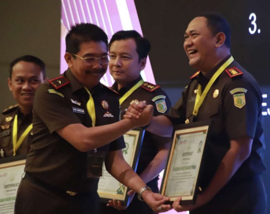 Kejari Tanjung Perak Sabet Enam Penghargaan, Kejari Tipe B Terbaik Se-Jatim