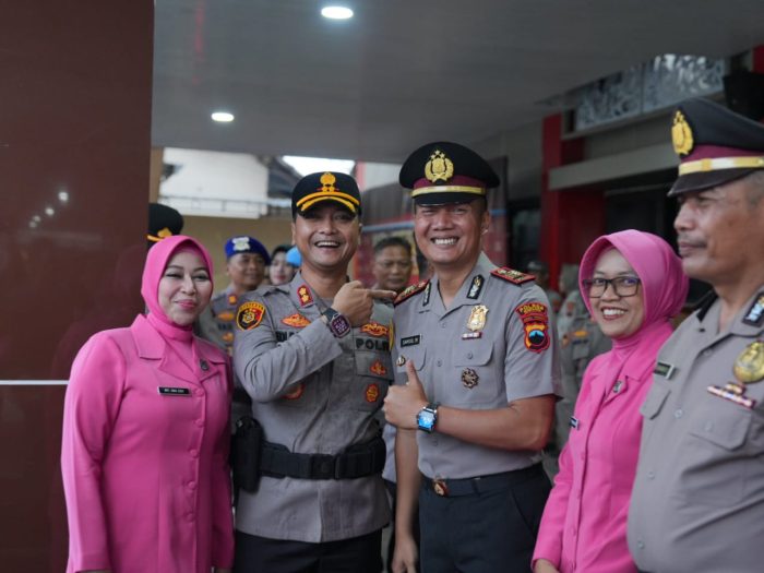 Polres Batang Naikkan Pangkat 50 Personel, Sekaligus Gelar Wisuda Purna Bakti