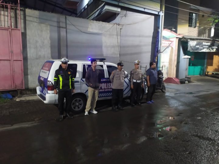 Polisi Menyapa Malam: Patroli Harkamtibmas Polsek Semampir