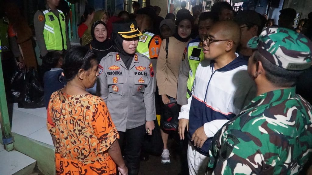 Banjir Rendam Sejumlah Wilayah, Pemkab dan Polres Batang Dirikan Dapur Umum