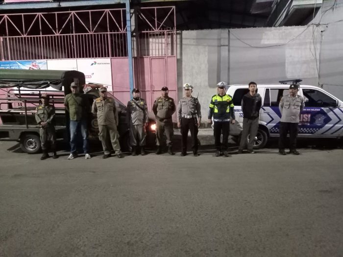 Wani!! Jogo Semampir Aman, Polisi, Satpol PP dan Warga Bersatu Jaga Kamtibmas