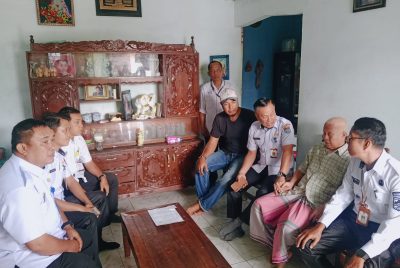 Dinas Sosial Lubuklinggau Hasan Andria Gerak Cepat Turun Langsung Bantu Warganya Yang Berhak Menerima