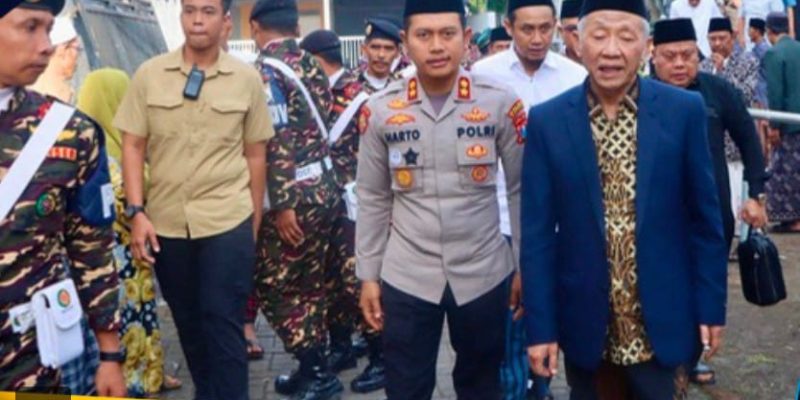 Kapolres Pasuruan Hadiri Manaqib Dzikrul Ghofilin Bersama Ribuan Jamaah