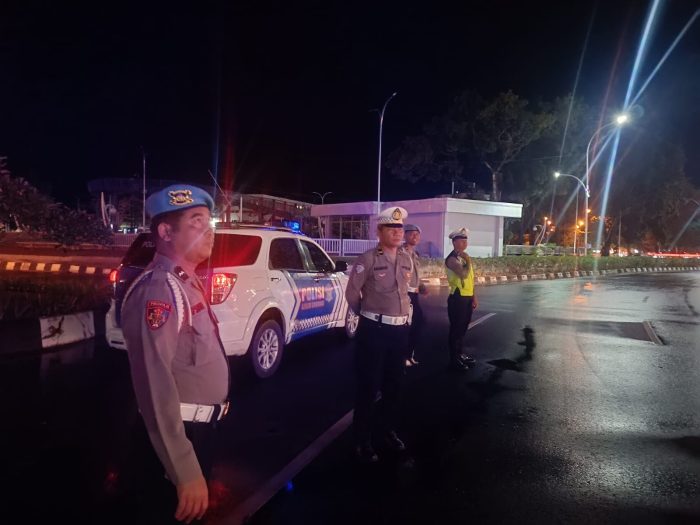 Personel Gabungan Polresta Palangka Raya Lakukan Patroli saat Dini Hari