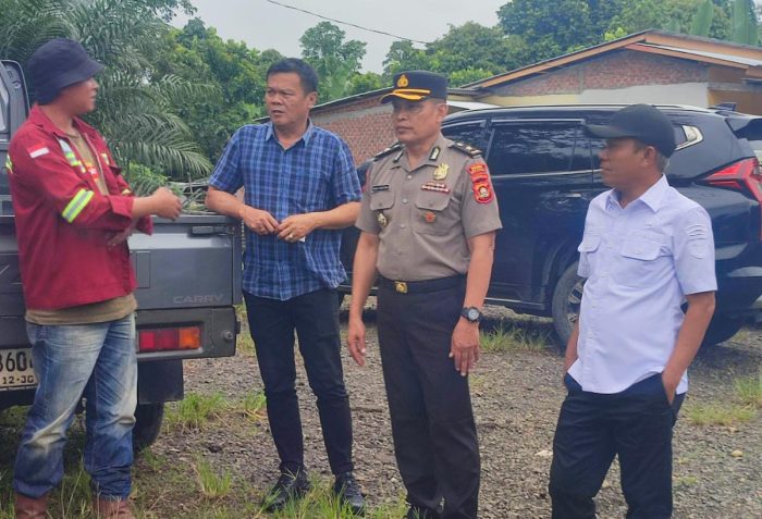 Polres Musi Rawas Bersama Pemda Lakukan Peninjauan Kegiatan Perbaikan Jalan Lintas Nasional Tepatnya di Kecamatan Muara Beliti-Muara Lakitan