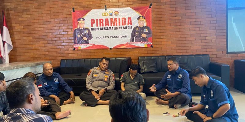Piramid Humas Polres Pasuruan Ngopi Bareng Media Online