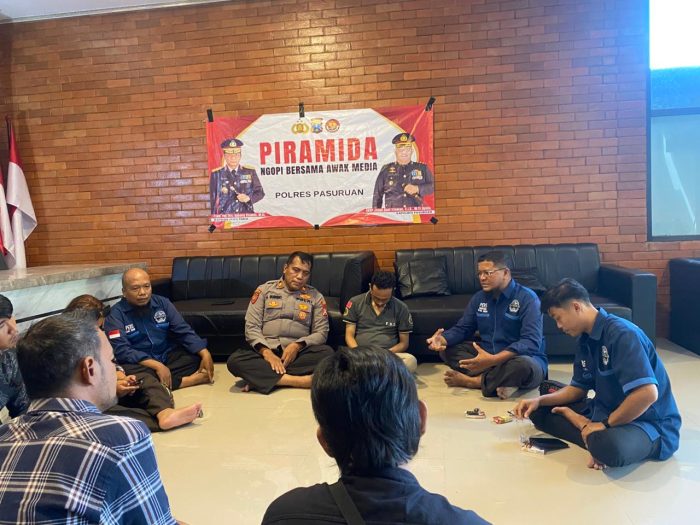 Piramid Humas Polres Pasuruan Ngopi Bareng Media Online