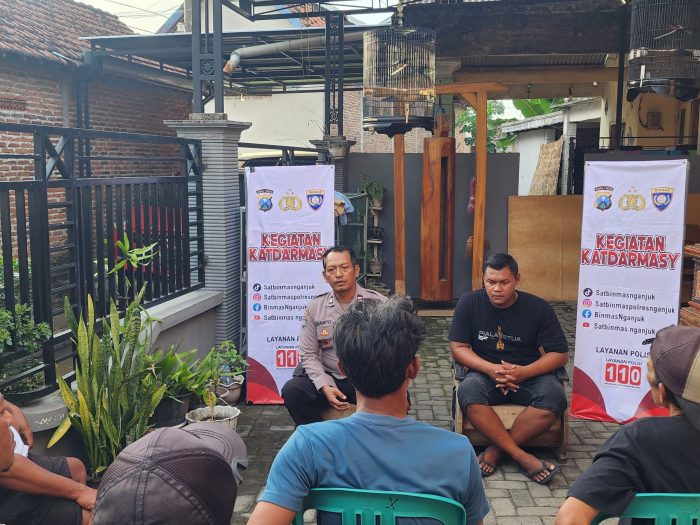 Satbinmas Polres Nganjuk Gelar Pembinaan dan Penyuluhan Kamtibmas di Desa Ngudikan