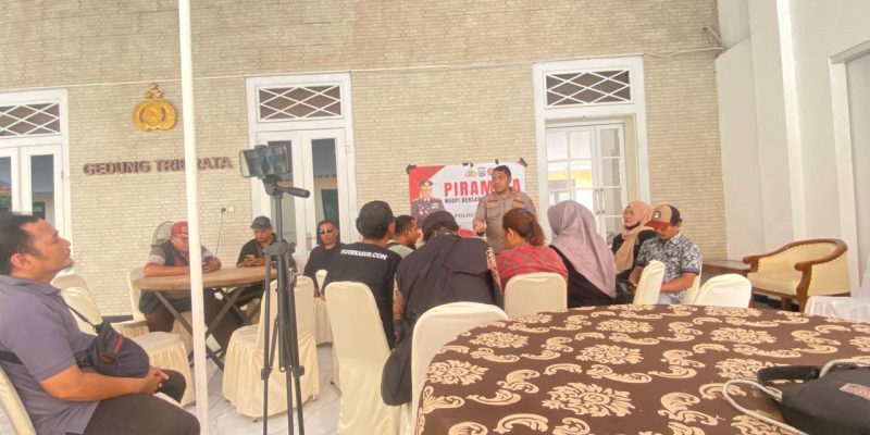 Ngobrol Santai Awak Media “Piramida” Polres Pasuruan, Pererat Sinergi Humas dan Jurnalis