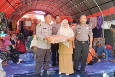 Polres Pamekasan Sigap Terhadap Warga Terdampak Longsor Memberi Obat dan Kesehatan Gratis di Pasean