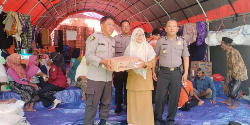 Polres Pamekasan Sigap Terhadap Warga Terdampak Longsor Memberi Obat dan Kesehatan Gratis di Pasean