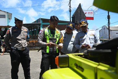 Hari Kedua Ops Keselamatan, Polisi Perketat Jeep Wisata di Bromo