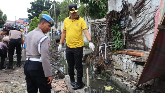 Pimpin Aksi Bersih-Bersih di Pasar Besar Palangka Raya, Kapolda Kalteng: Mari Kita Wujudkan Lingkungan Sehat, Nyaman dan Indah