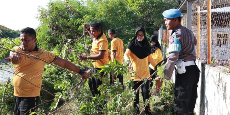 Polda Jatim Gelar Kerja Bakti Serentak Laksanakan Program Gerakan Indonesia Asri