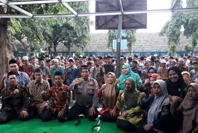 Satbinmas Polres Pasuruan Gelar Istighotsyah dan Penyuluhan Harkamtibmas di SMPN 2 Beji