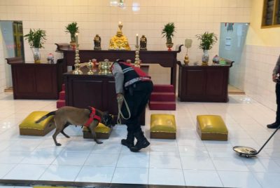 Polres Lumajang Lakukan Sterilisasi Vihara Jelang Perayaan Imlek