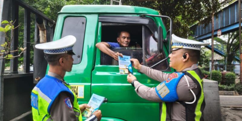 Ditlantas Polda Jatim Tertibkan Penggunaan Lajur Jalan Tol