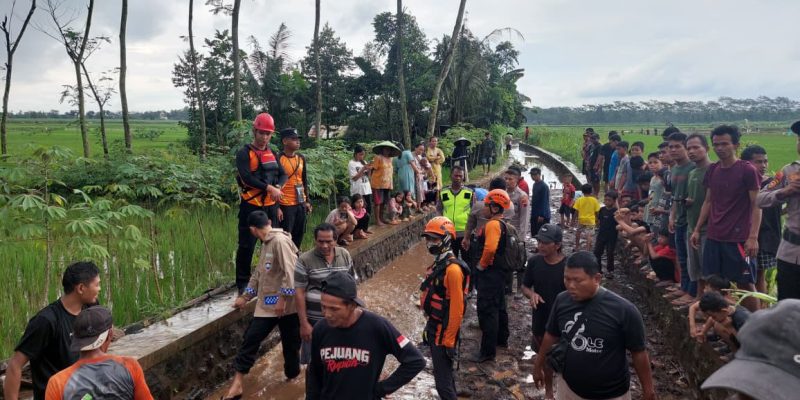 Balita 3 Tahun di Kajen Tewas Hanyut di Parit Saat Main Hujan-hujanan