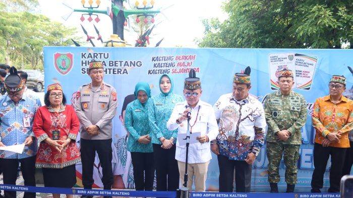 Dukung Program Kartu Huma Betang Sejahtera, Kapolda Kalteng: Semoga Bantuan ini Bisa Bermanfaat Untuk Masyarakat