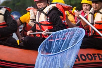 Gerakan Nasional ASRI: Polrestabes Surabaya Bersihkan Kawasan Jembatan Merah