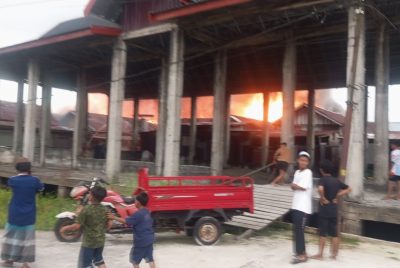 Kebakaran Hebat Landa Pemukiman Padat Jalan Mendawai Induk Ujung Komplek Perumahan Sosial di Palangka Raya