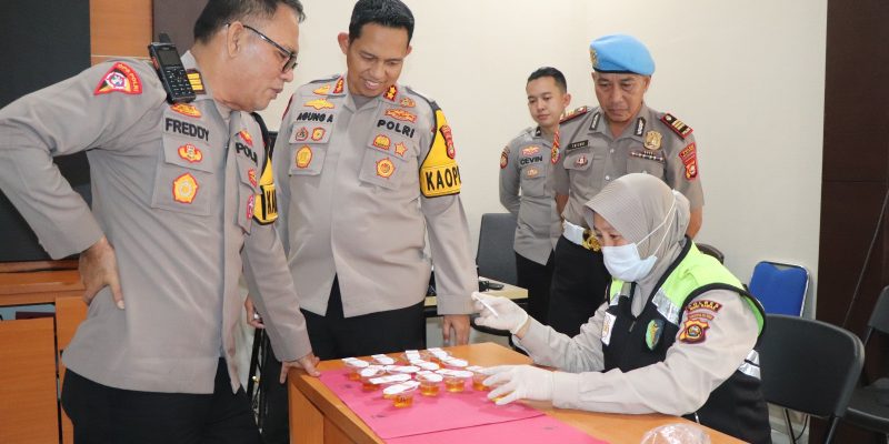 Kapolres Musi Rawas Pimpin Langsung Cek Urine Mendadak PJU Polres Musi Rawas