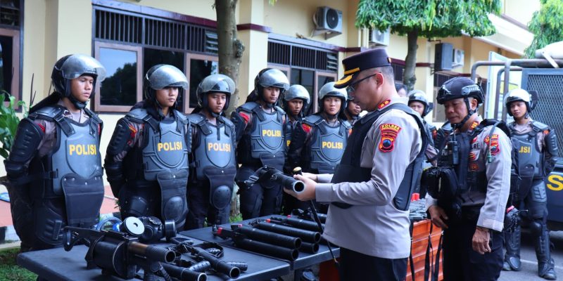 Antisipasi Dinamika Nasional, Kapolres Pekalongan Cek Kesiapan Pasukan dan Sispamako
