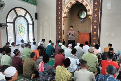 Safari Jumat Ramadhan, Satbinmas Polres Pasuruan Ajak Warga Jaga Kerukunan dan Tolak Kriminalitas