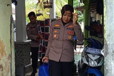 Polri Peduli : Polres Lumajang Salurkan Bantuan Untuk Lansia Sebatangkara