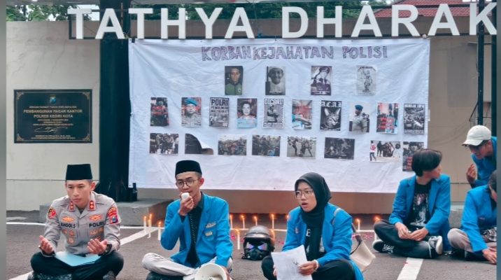 Puluhan Mahasiswa PMII Kediri Menggelar Aksi Solidaritas doa Bersama