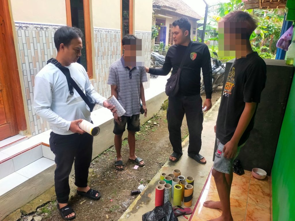 Polsek Karangdadap Temukan Warga Buat 15 Selongsong Petasan Saat Patroli KRYD