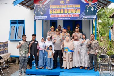 Kapolda Kalteng Salurkan Bantuan Bedah Rumah dan Bansos Untuk Warga Bereng