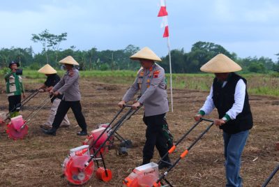 Polres Pekalongan Ikuti Tanam Raya Jagung Serentak Kuartal I, Dukung Program Swasembada Pangan