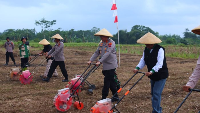 Polres Pekalongan Ikuti Tanam Raya Jagung Serentak Kuartal I, Dukung Program Swasembada Pangan